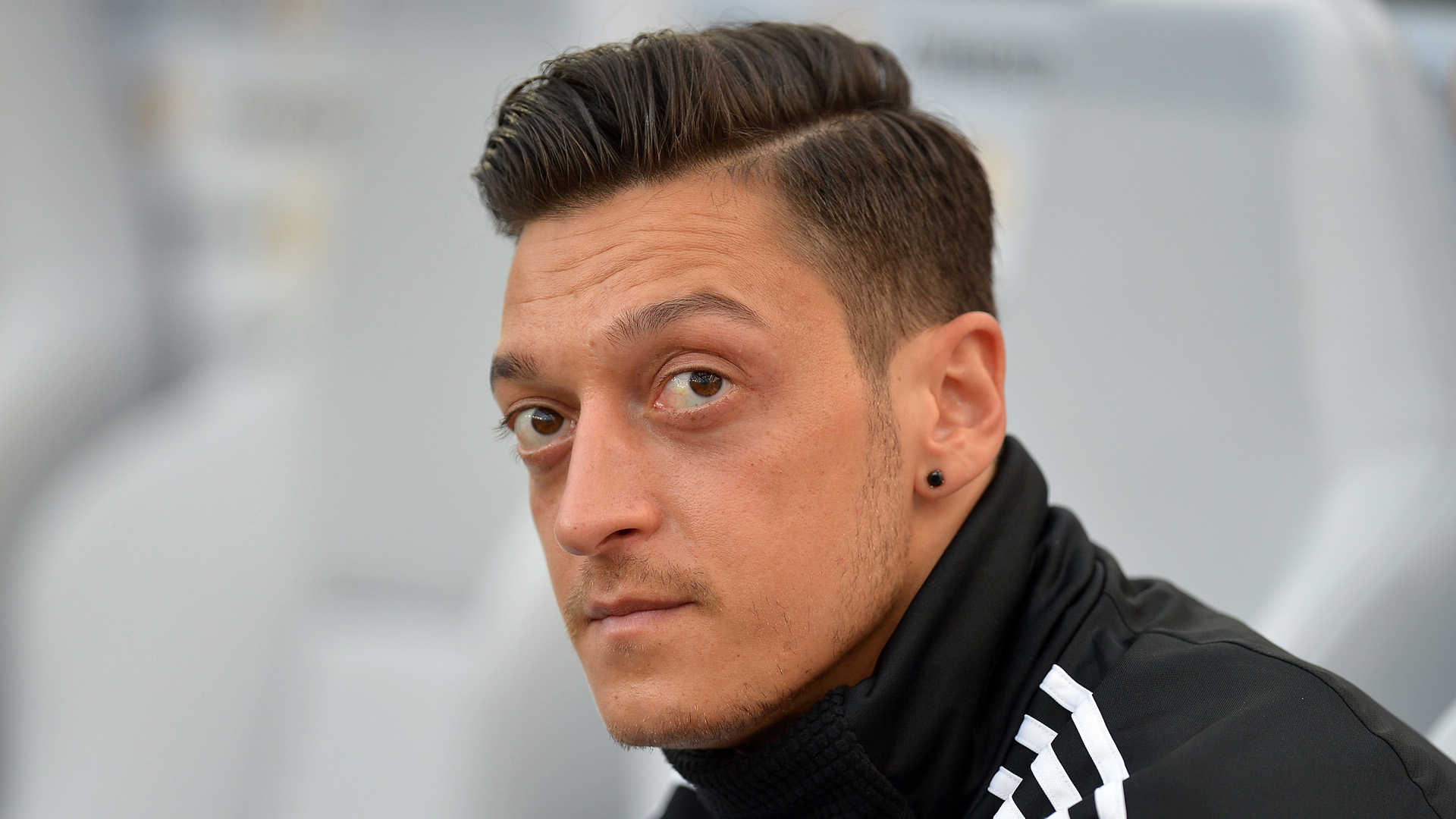 Месут озил. Месут Озил прическа. Mesut Özil Hairstyle. Ozil прическа. Ozil hair Style Germany.