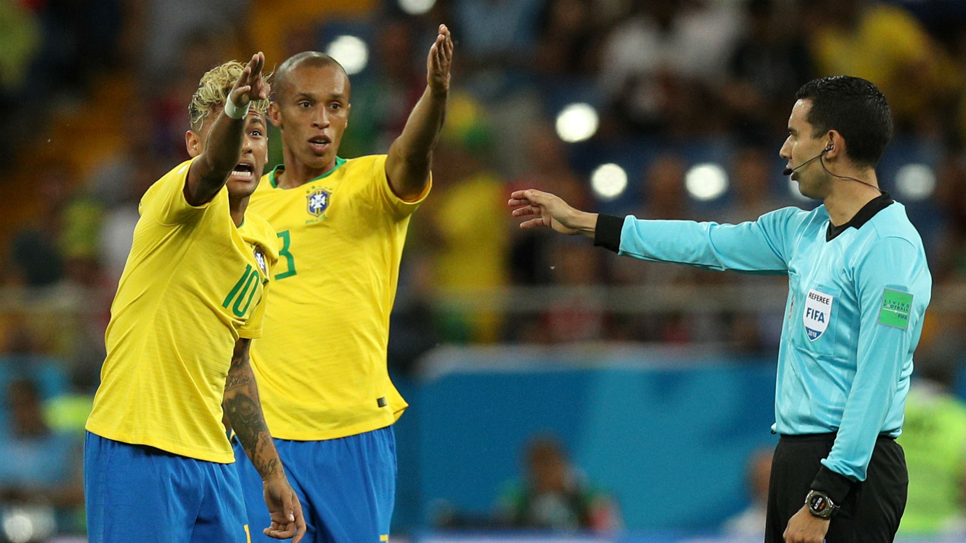 Resultado de imagem para CBF pedirá explicação à Fifa por árbitro não ter usado o VAR em gol da SuÃça