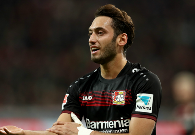 hakan-calhanoglu-bayer-leverkusen_1iw26fimjzmkz1fx8w1mpkyf1k.png