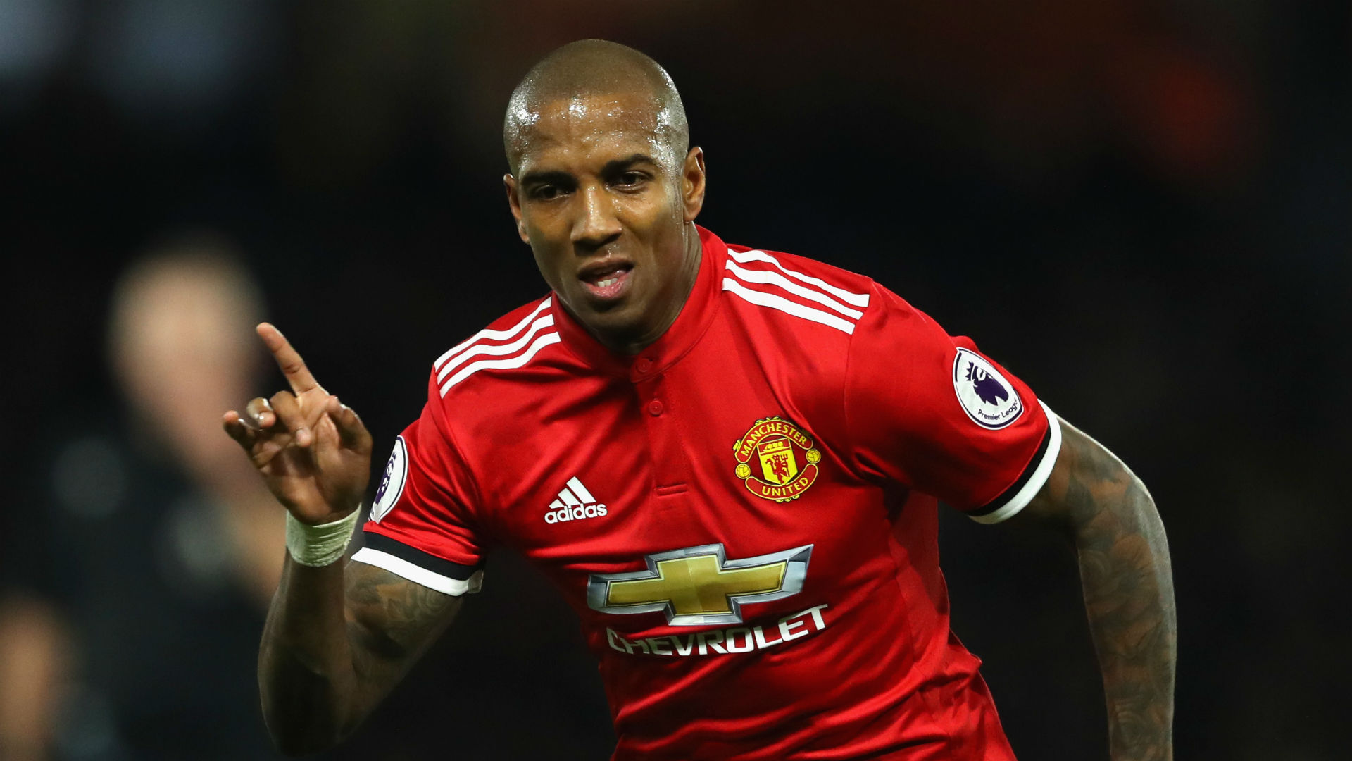 'Shaw can be one of the best in the world' - Struggling Man Utd star backed by Young 'Shaw can be one of the best in the world' - Struggling Man Utd star backed by Young