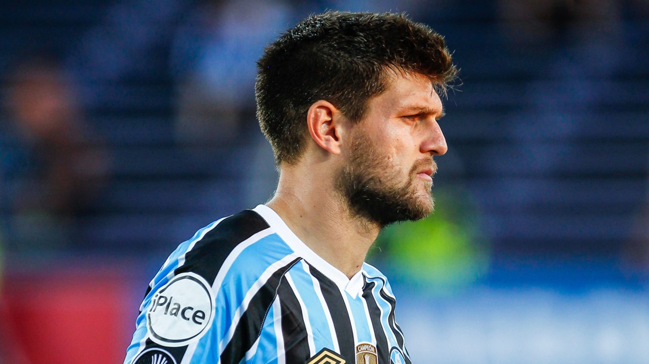 Os detalhes finais para a renovação do contrato de Kannemann com o Grêmio