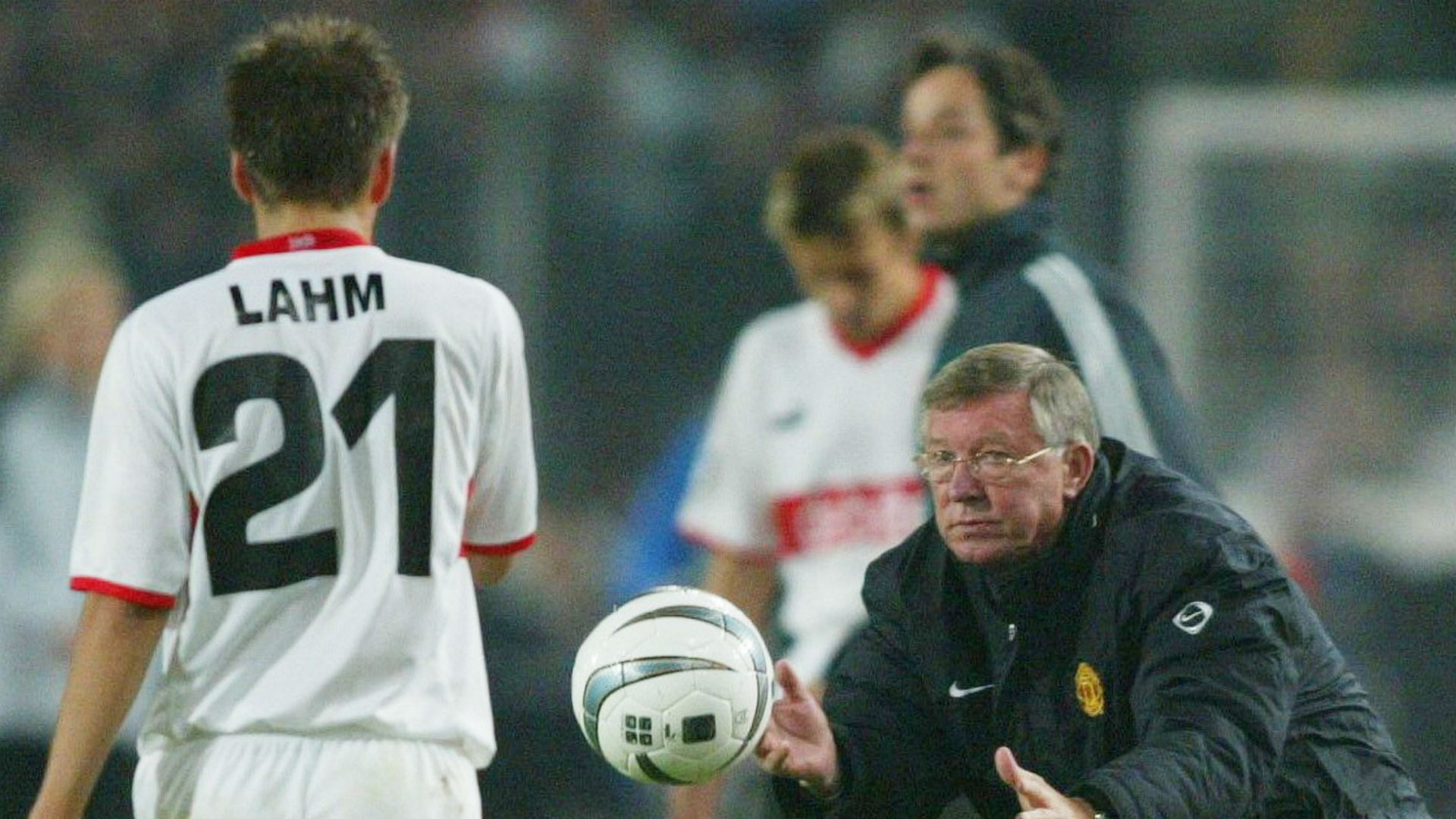 philipp-lahm-stuttgart-alex-ferguson-manchester-united_hv6kcyaynlrd16j35nmmaw1ai.jpg