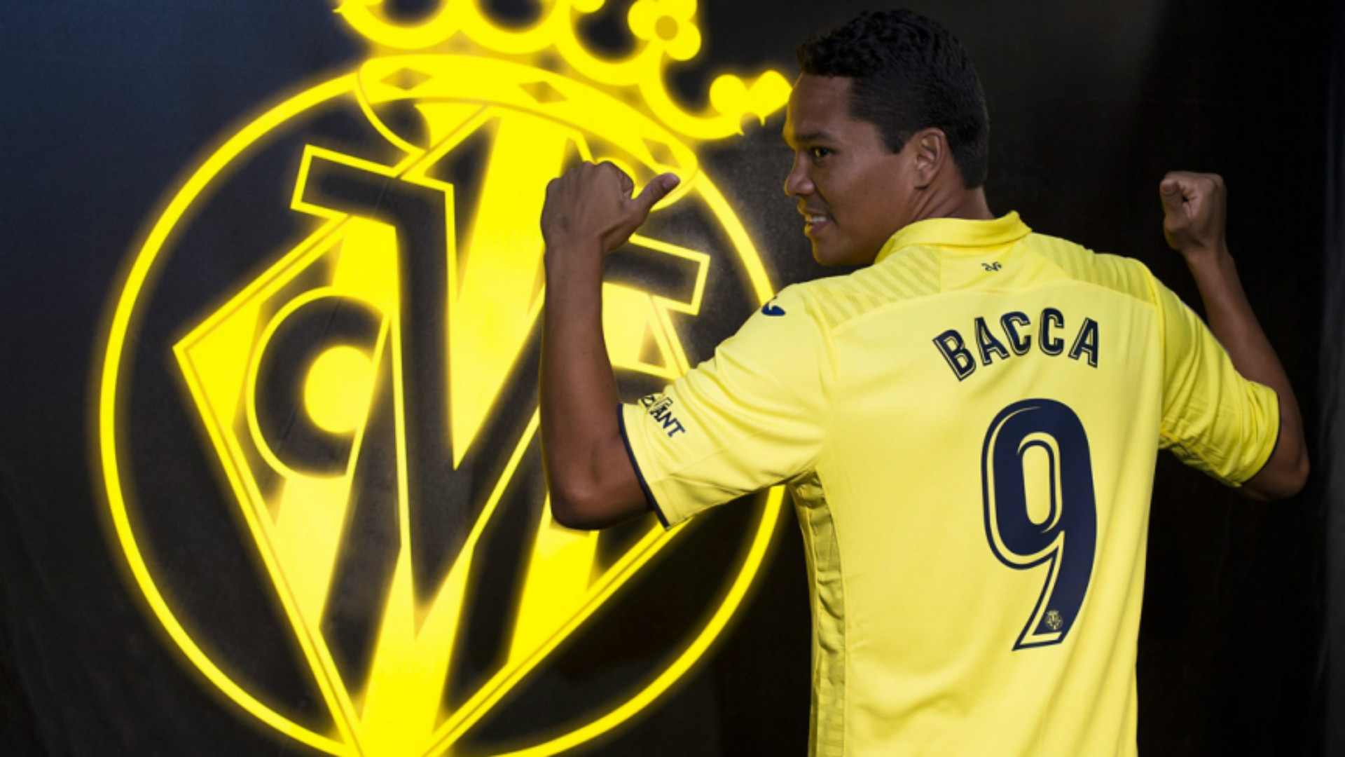 Carlos Bacca será cedido por el Milan en una