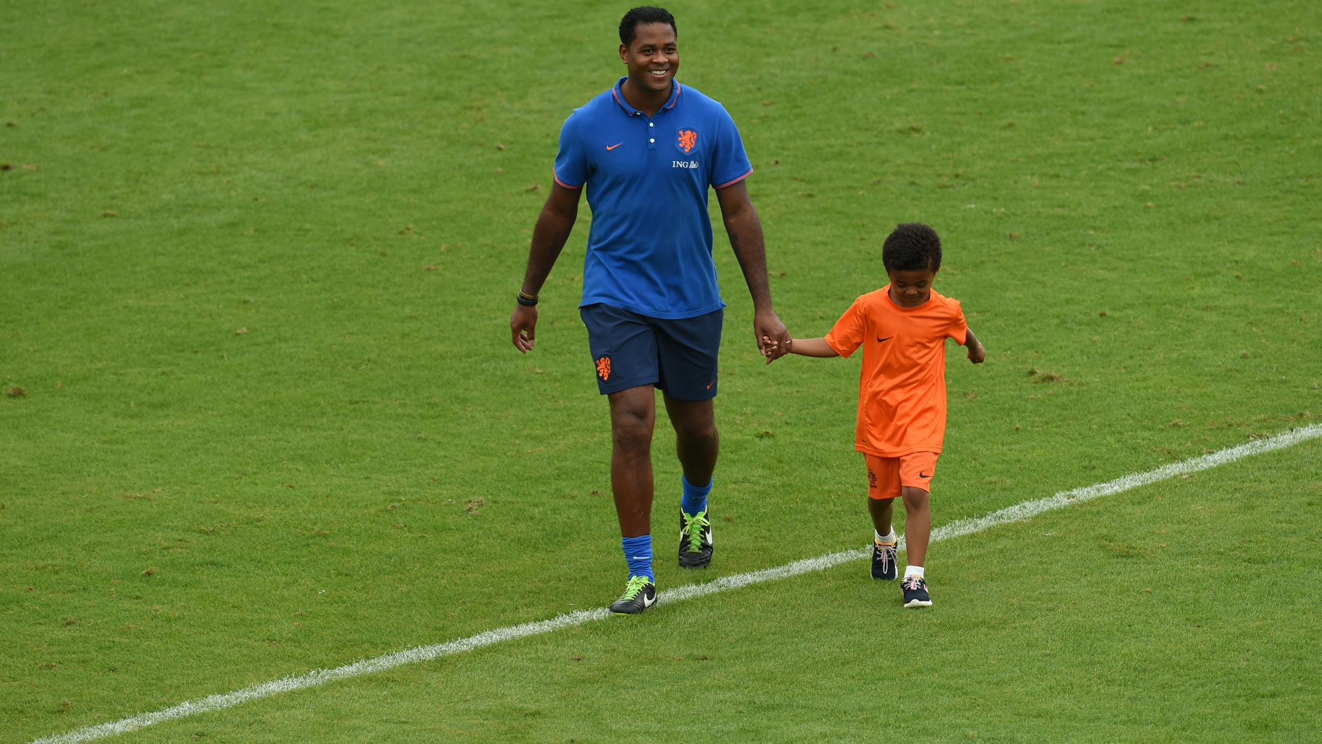 ¿Quién es Shane Kluivert? - Cuántos años tiene y cómo juega el hijo del