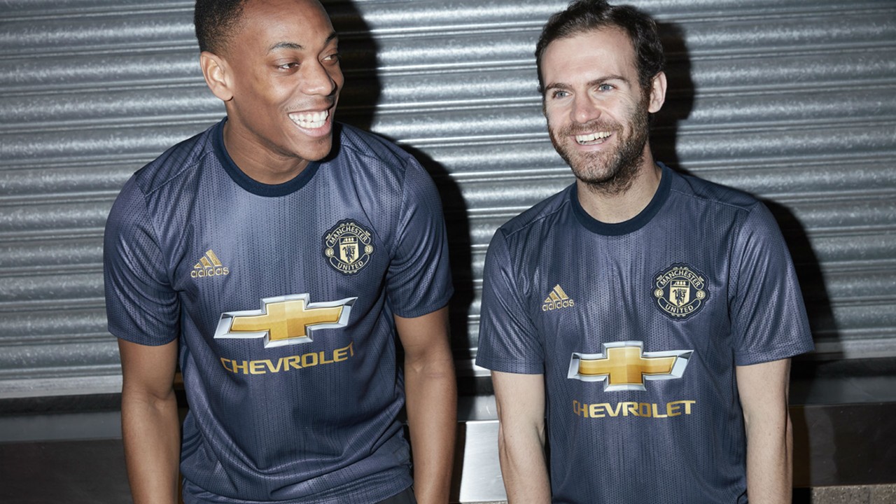 Man Utd Unveil Retro 2018 19 Third Kit Goalcom