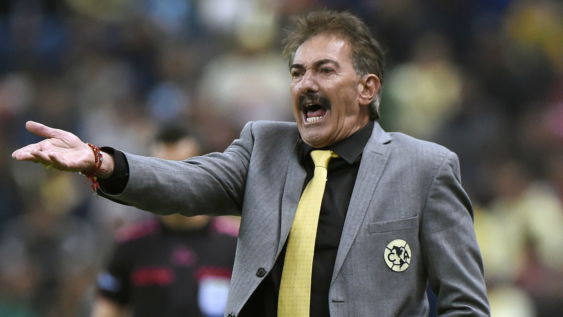 Heat on Ricardo La Volpe in Clasico Nacional, Pumas power and more ...