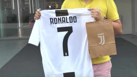 ronaldo juventus youth shirt how much is cristiano ronaldo s juventus shirt jersey kit goal ronaldo juventus youth shirt how much is cristiano ronaldo s juventus shirt jersey kit goal