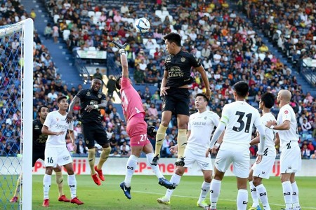 ผลการค้นหารูปภาพสำหรับ พรรษาโขกช่วยบุรีรัมย์เจ๊าชัยนาท 1-1