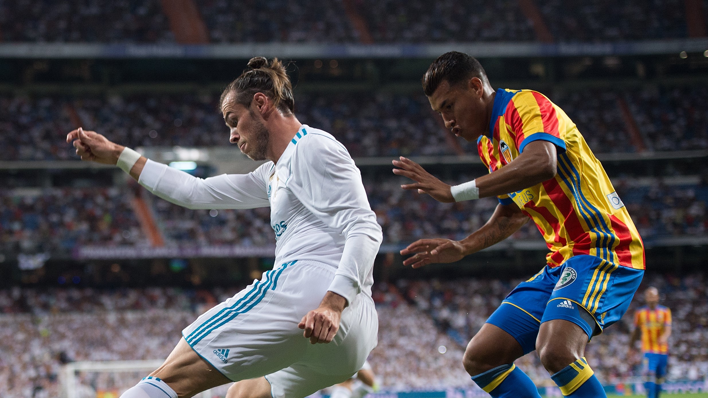 Valencia complica al Real Madrid en la Liga española Valencia complica al Real Madrid en la Liga española
