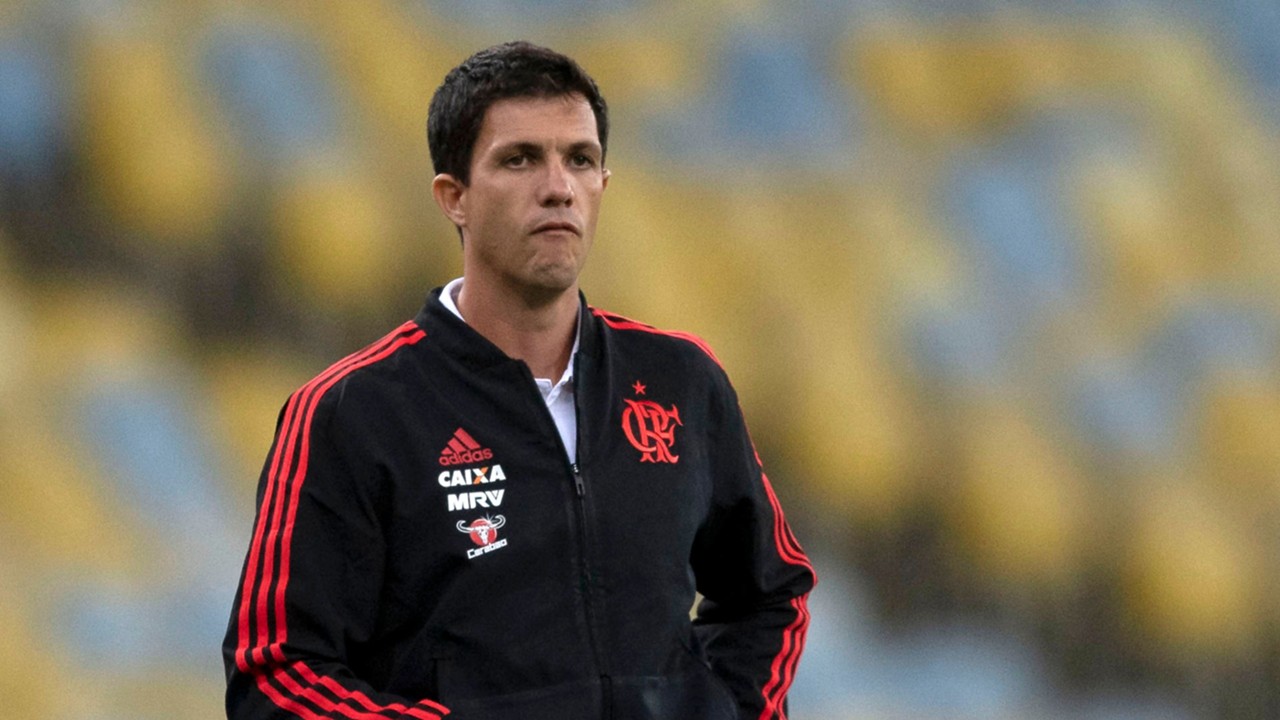 [ENQUETE] Torcedor, você é a favor ou contra a permanência de Maurício Barbieri?