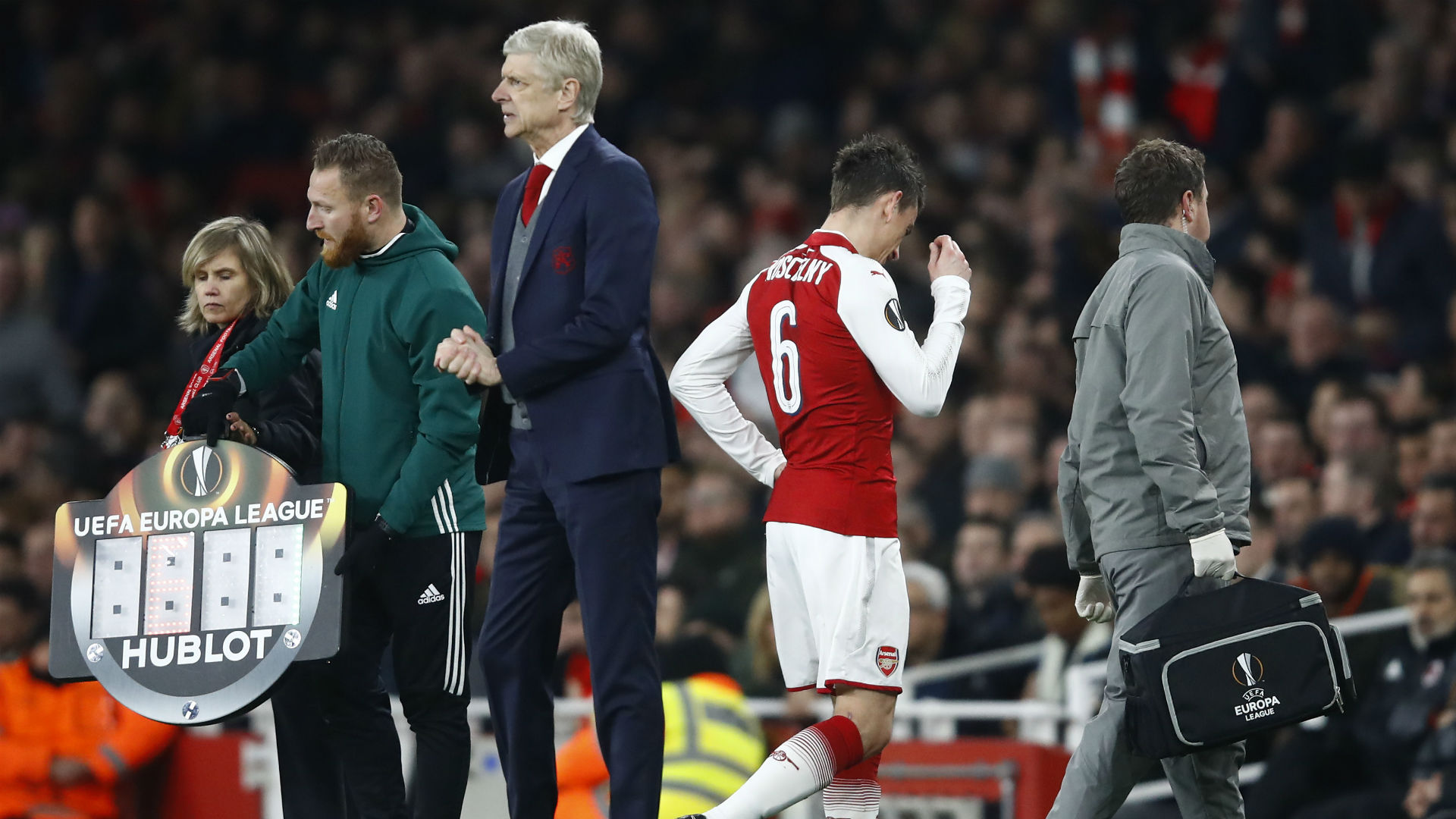 Arsenal passe mais perd Koscielny, Dortmund éliminé sans honneur — Ligue Europa Arsenal passe mais perd Koscielny, Dortmund éliminé sans honneur — Ligue Europa