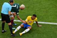 Miguel Layun & Neymar