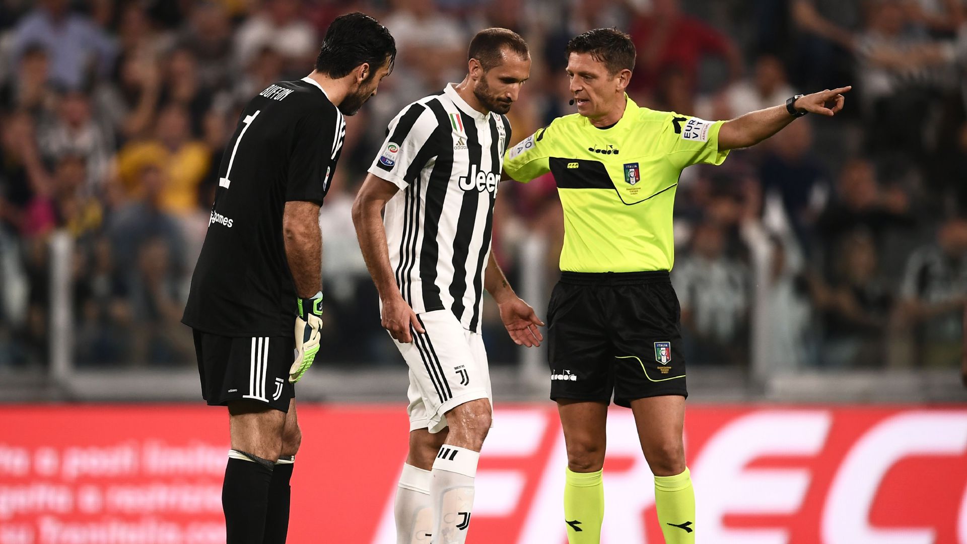 Sky - Infortunio di Chiellini, non è di tipo muscolare: entità grave Sky - Infortunio di Chiellini, non è di tipo muscolare: entità grave