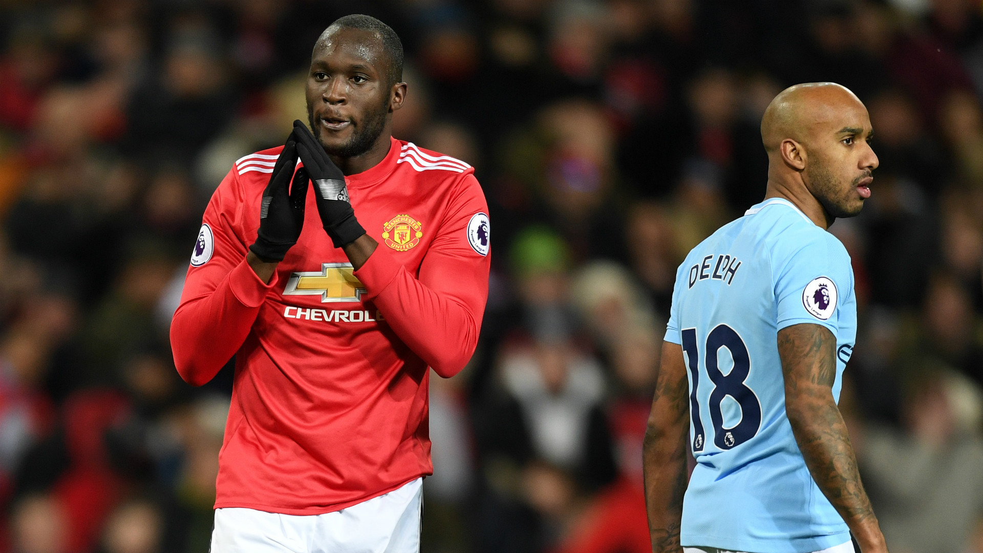 Gary Neville Romelu Lukaku Kurang Percaya Diri FourFourTwo