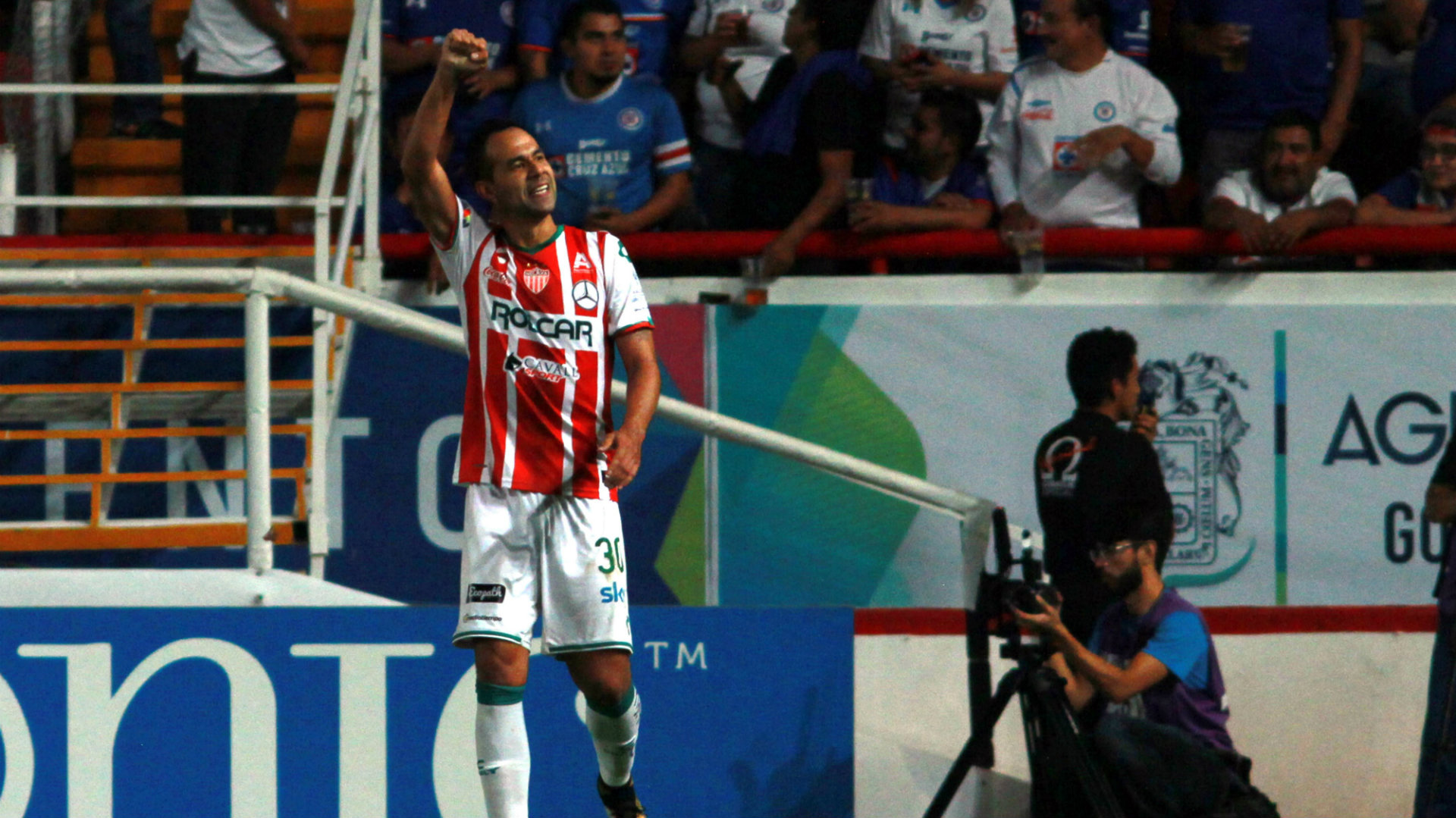 Pablo Velazquez Necaxa