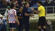 Luis Fernando Suárez discute con cuarto árbitro Copa Libertadores 2019