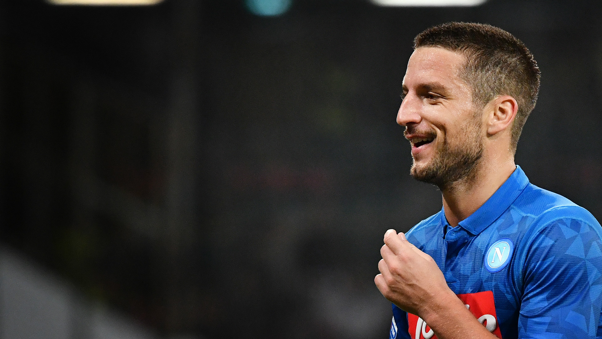 萨里希望签下默滕斯