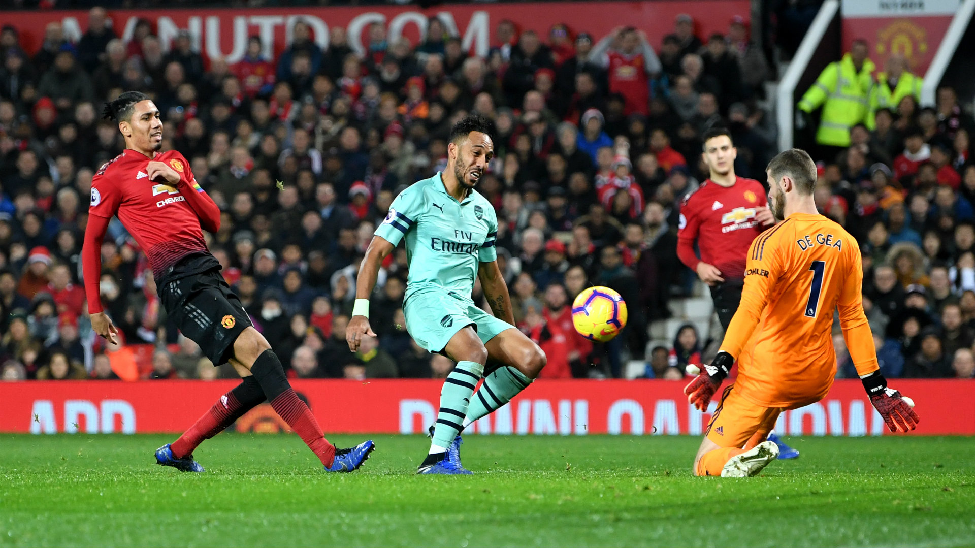 Man Utd vs Arsenal highlights: Alexandre Lacazette cameo at Old
