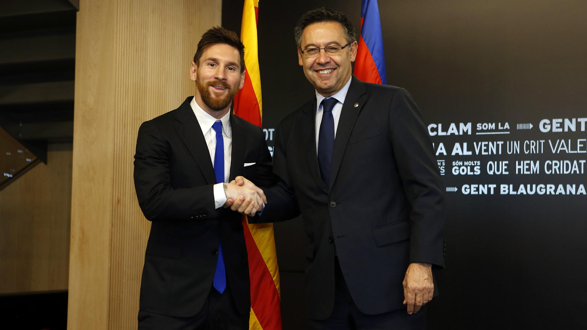 Messi Barcelona signature
