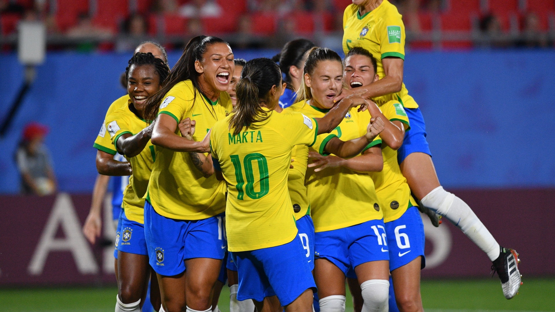 Город бразилия франция. Сборная Сенегала по футболу женщины. Италия Бразилия. Brazil woman Football Team. Brazil FC women.