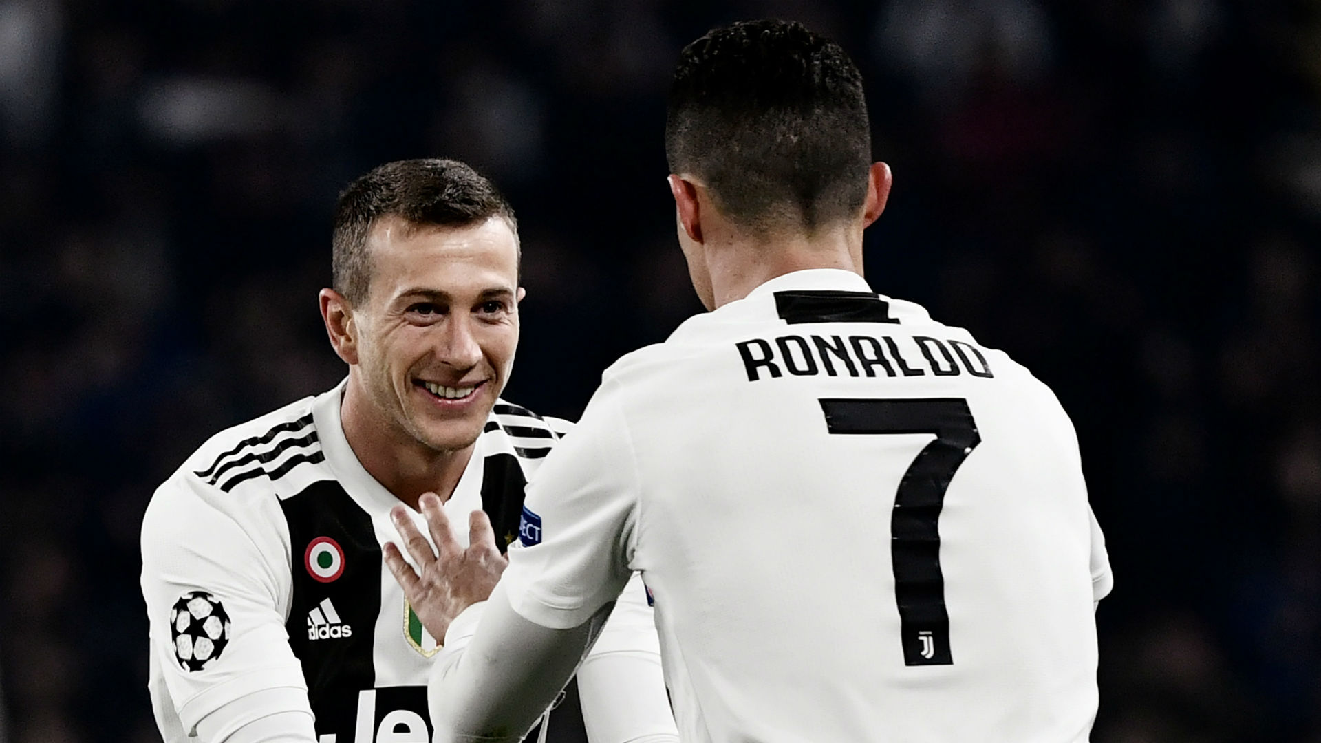 https://images.performgroup.com/di/library/GOAL/6b/3e/federico-bernardeschi-cristiano-ronaldo-juventus-atletico-madrid-120319_ysl5wkmo37ai1x2vm6kx0ezc5.jpg?t=1947981865&quality=100