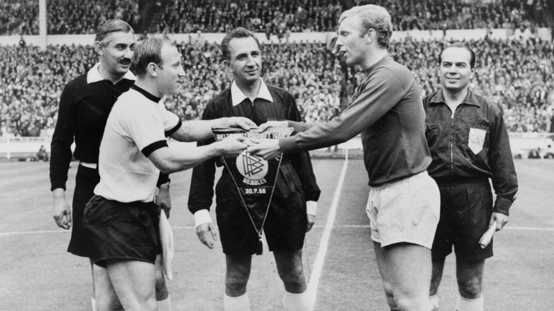 Coupe du Monde La victoire de l'Angleterre en 1966 estelle imméritée ?