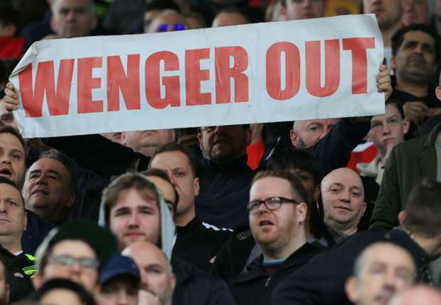 arsene-wenger-out-banner-2017_qoqlgv03p5421v1hzgz3wes38.jpg