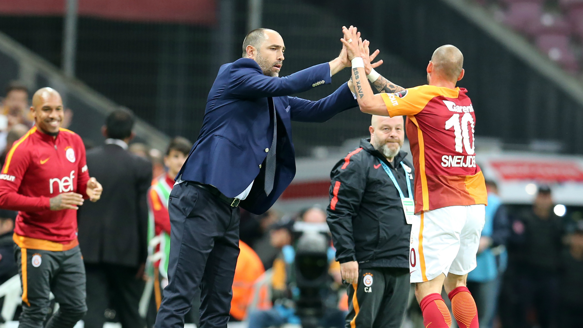 Galatasaray, Sneijder: Galatasaray, Sneijder:
