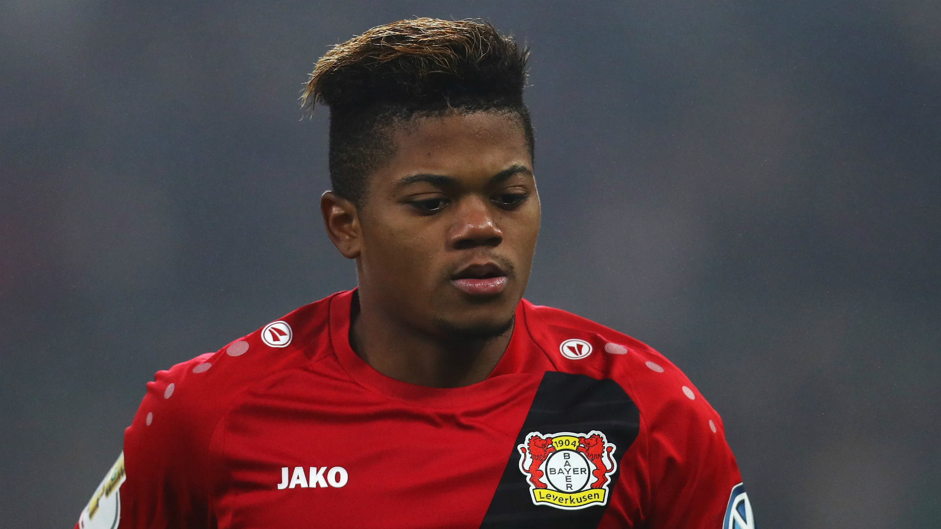 Seconda Maglia Bayer 28 LeverkusenLeon Bailey Seconda Maglia Bayer 28 LeverkusenLeon Bailey