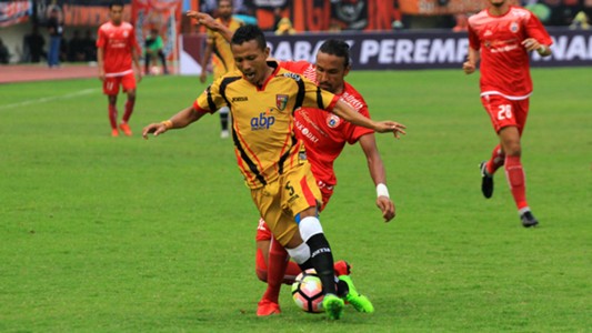 Mantan Pelatih Persija Jagokan Bayauw Raih Pemain Terbaik ...