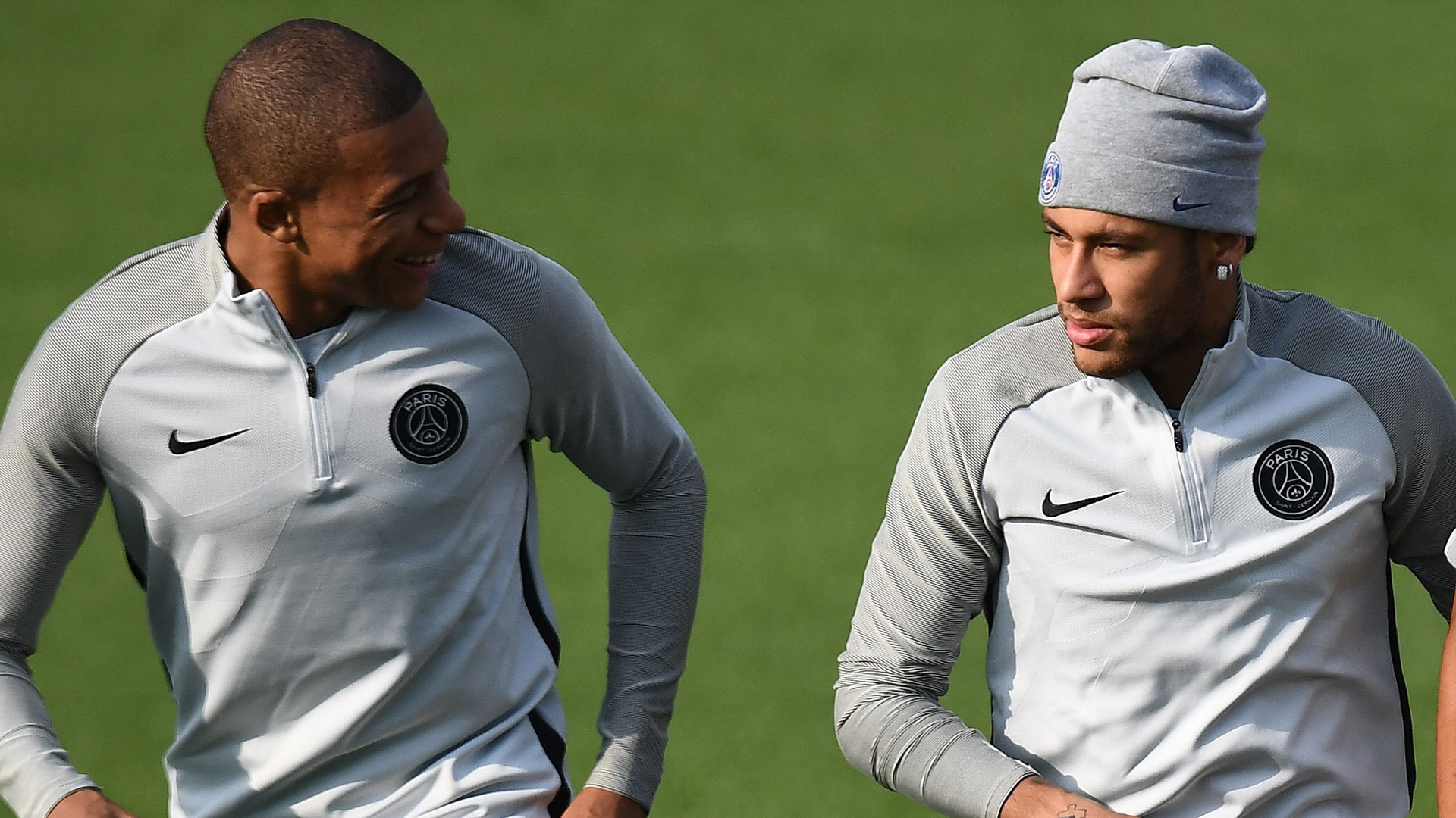 Mbappé e Neymar PSG treino 26 09 17