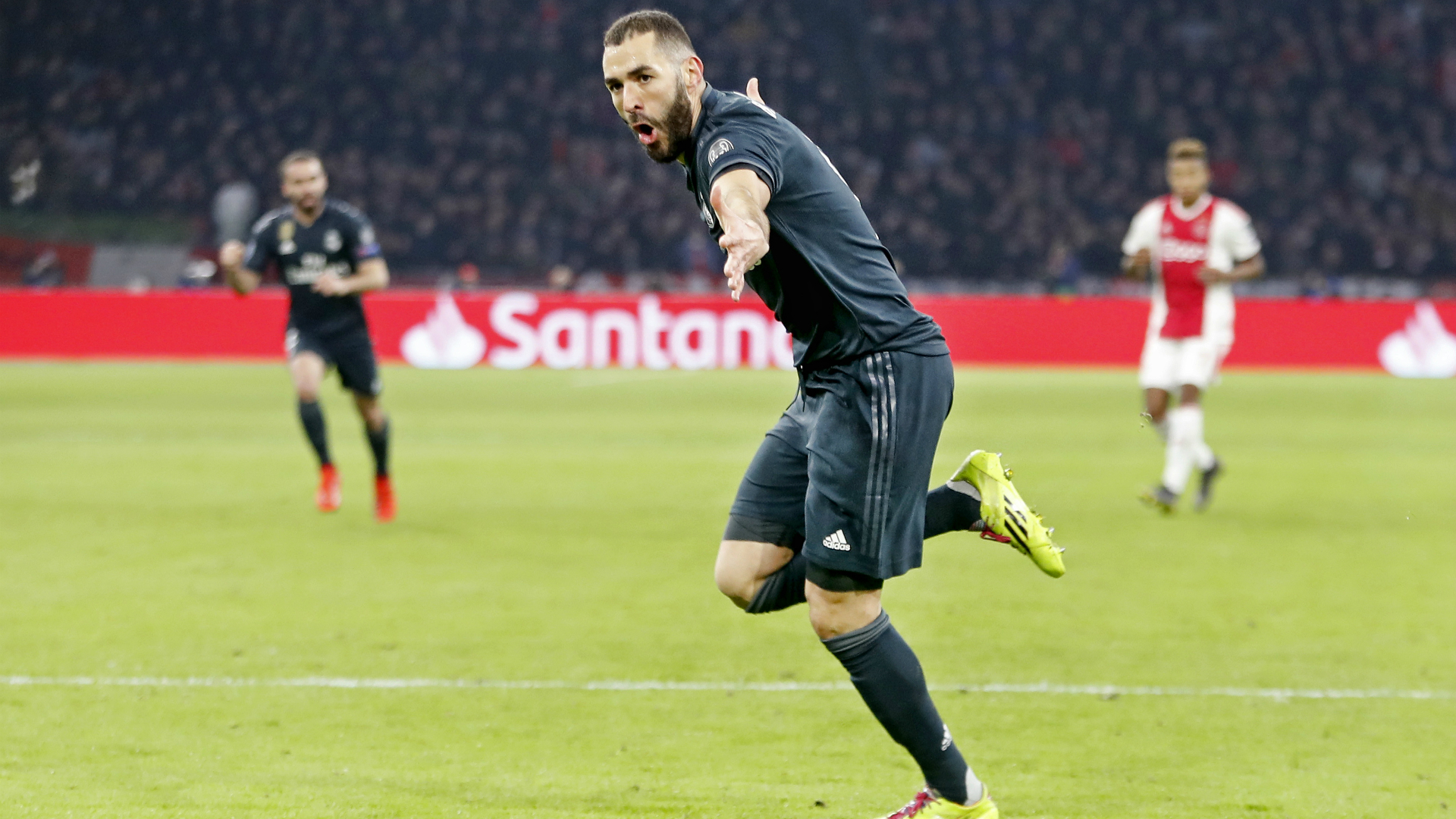 Karim Benzema Ajax - Real Madrid 02132019