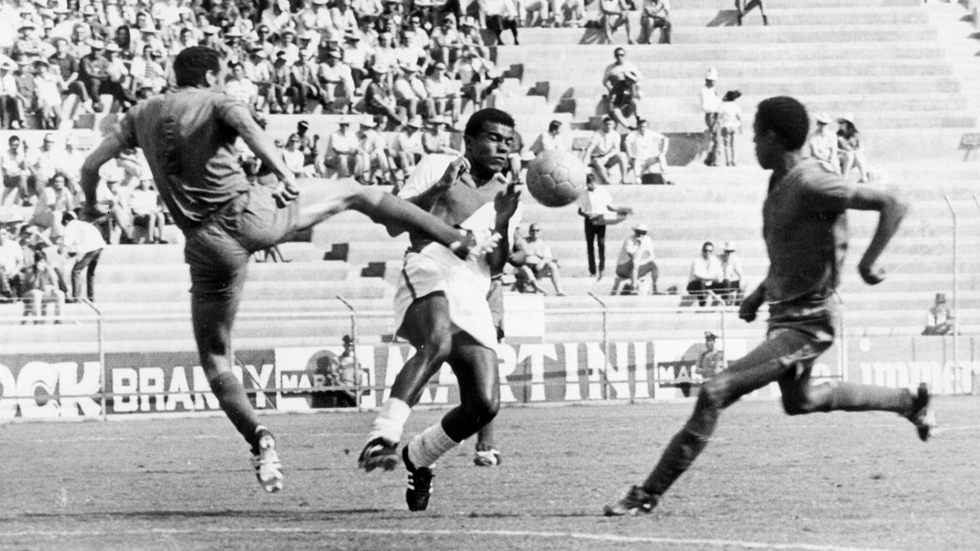 teofilo-cubillas-peru-morocco-world-cup-1974_bs0glk549wgj1gxrigy1phc9n.jpg