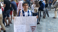 Aficionado pancarta Andre Silva