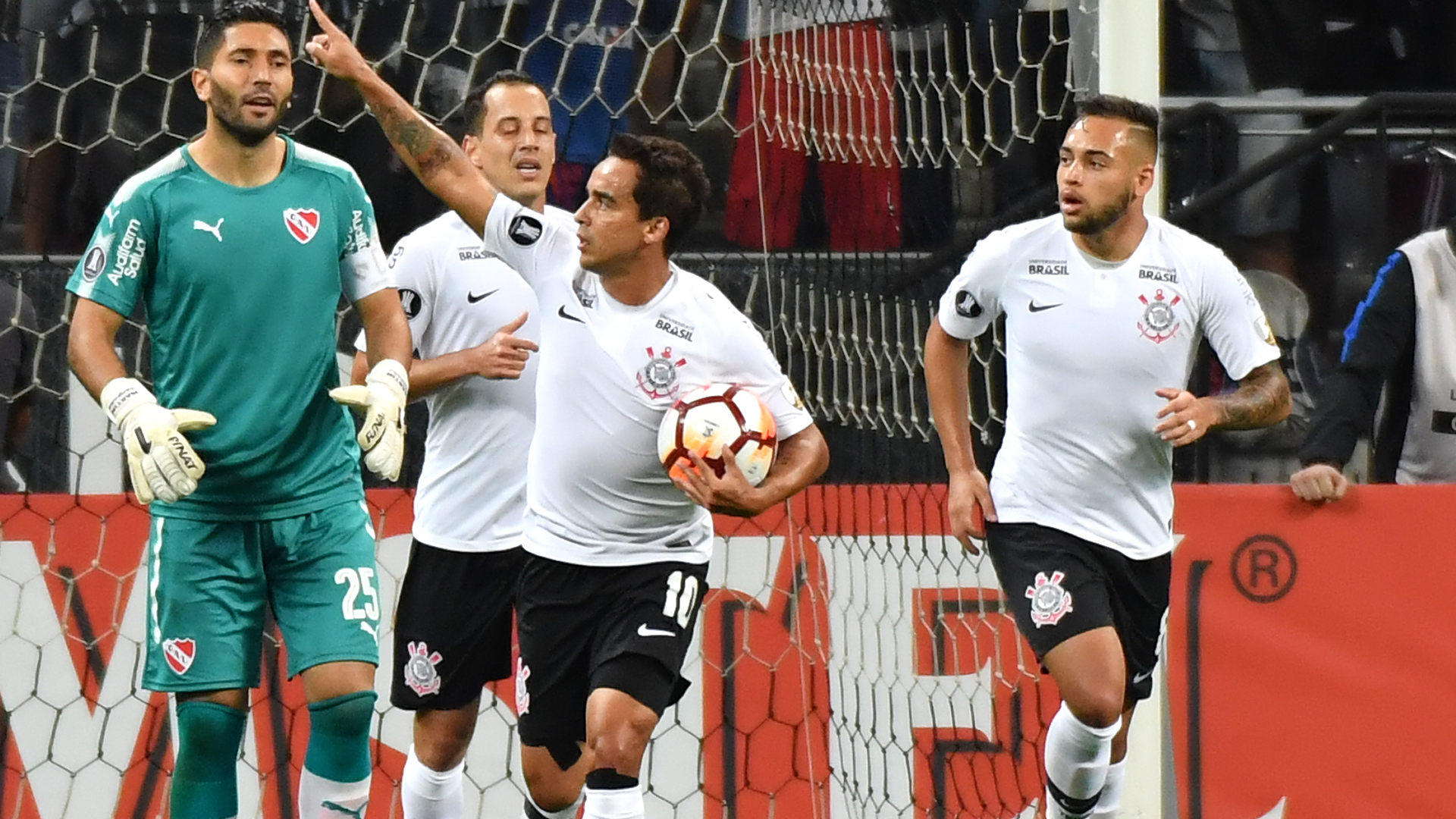https://images.performgroup.com/di/library/GOAL/84/ca/jadson-maycon-corinthians-independiente-libertadores-02052018_obinu1jmm3f61jyi6nbgvypzl.jpg