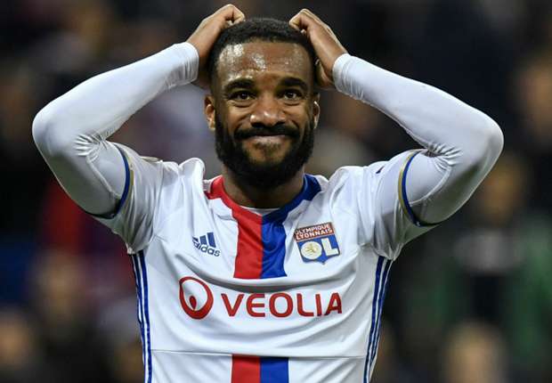 alexandre-lacazette-lyon-europa-league_k9mrql54nkda1pw9tug3239e2.jpg