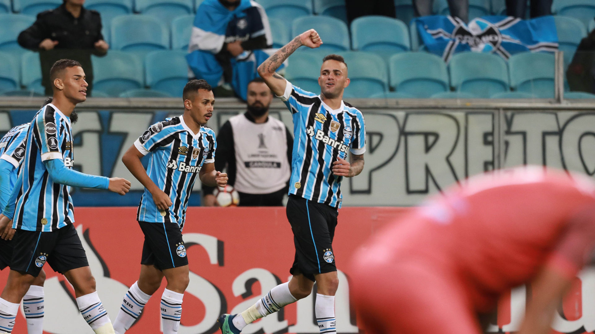Luan Gremio Defensor Copa Libertadores 23052018