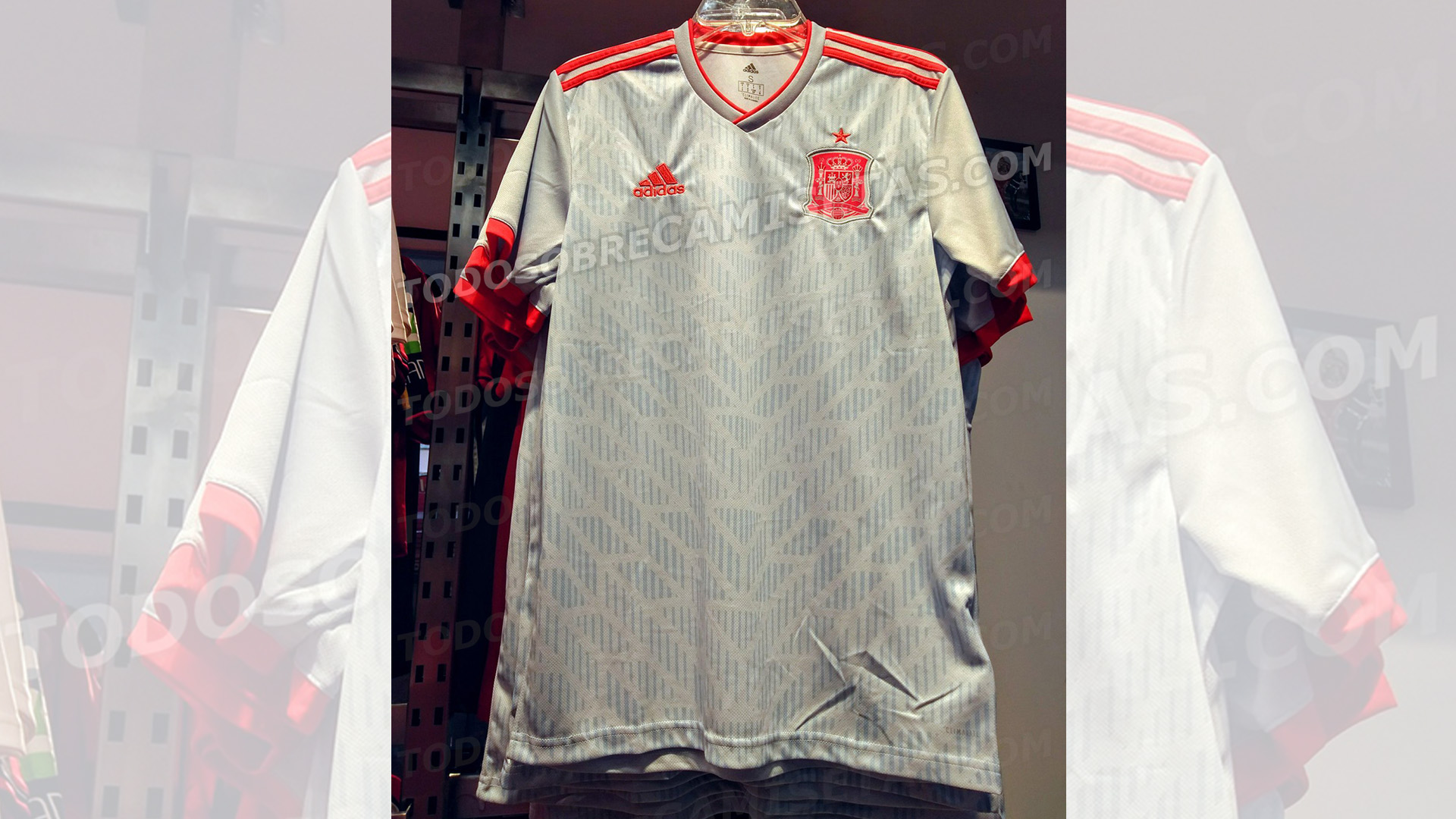 FIFA World Cup Russia 2018 - Seguimiento. - Página 4 Espana-camiseta-alternativa-2018-filtrada_bcnhdi34lqny1q5f0lfk1gl0u