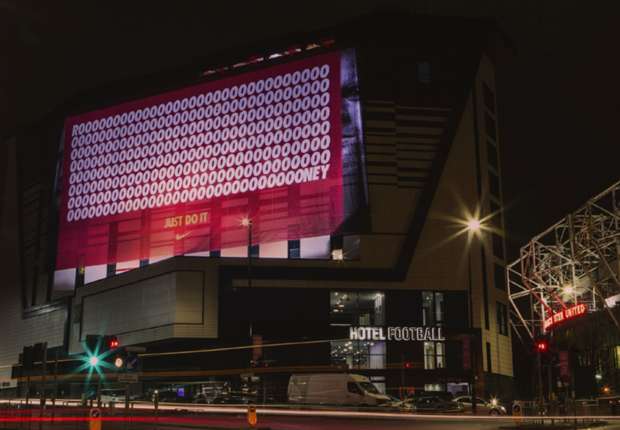 manchester-united-old-trafford-rooney-tribute_1nj6lp2ny0al814os9bjyxzxwm.jpg