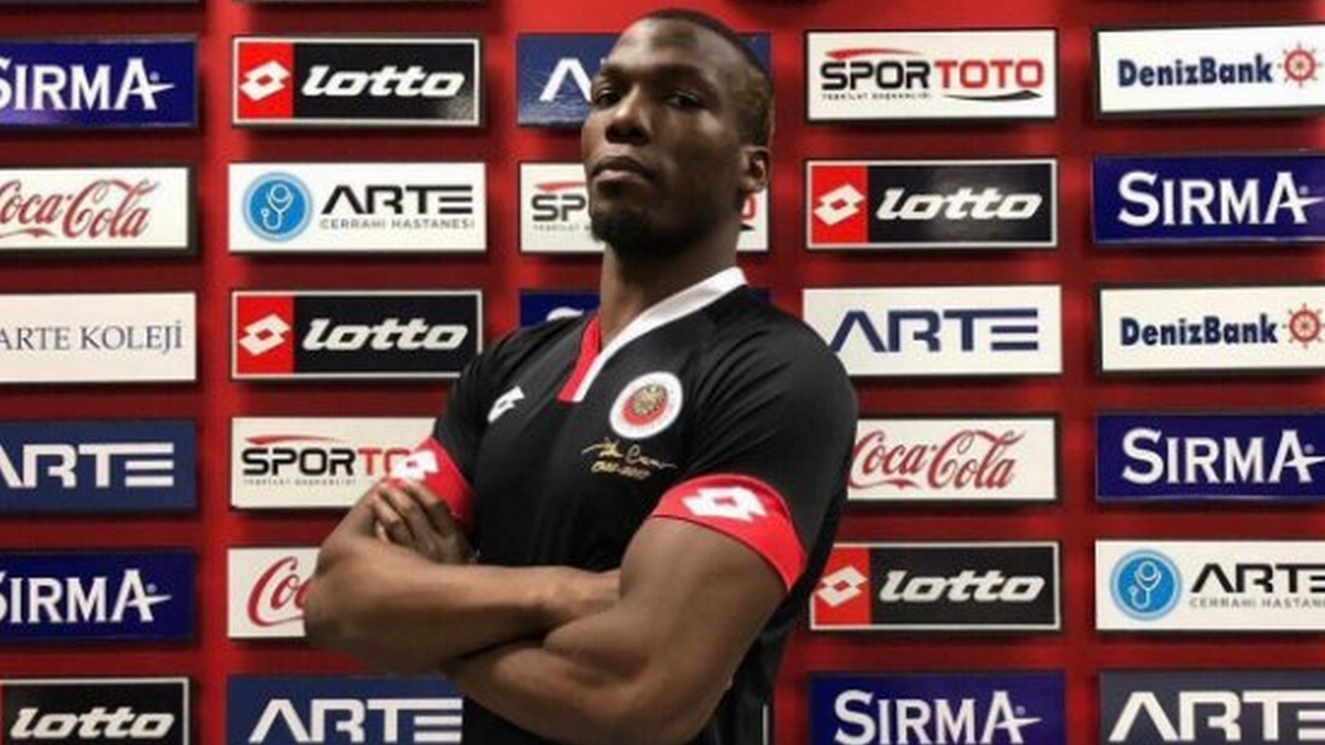 Follia in Turchia: Florentin Pogba aggredito dai suoi compagni di squadra Follia in Turchia: Florentin Pogba aggredito dai suoi compagni di squadra