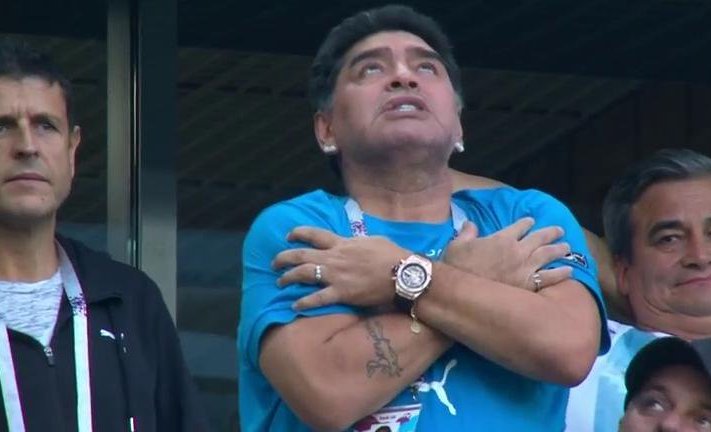 Maradona gol Messi