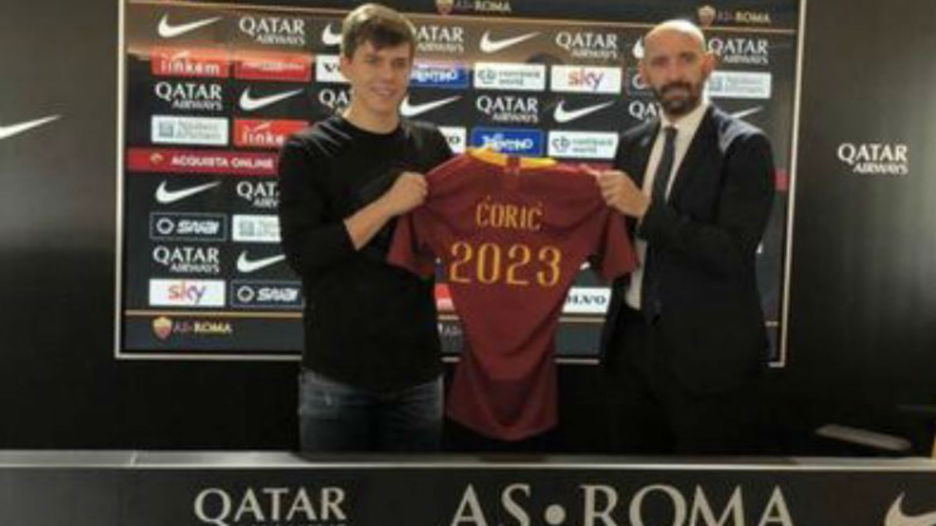 Calciomercato Roma, è arrivato Coric: visite e firma nei prossimi giorni Calciomercato Roma, è arrivato Coric: visite e firma nei prossimi giorni