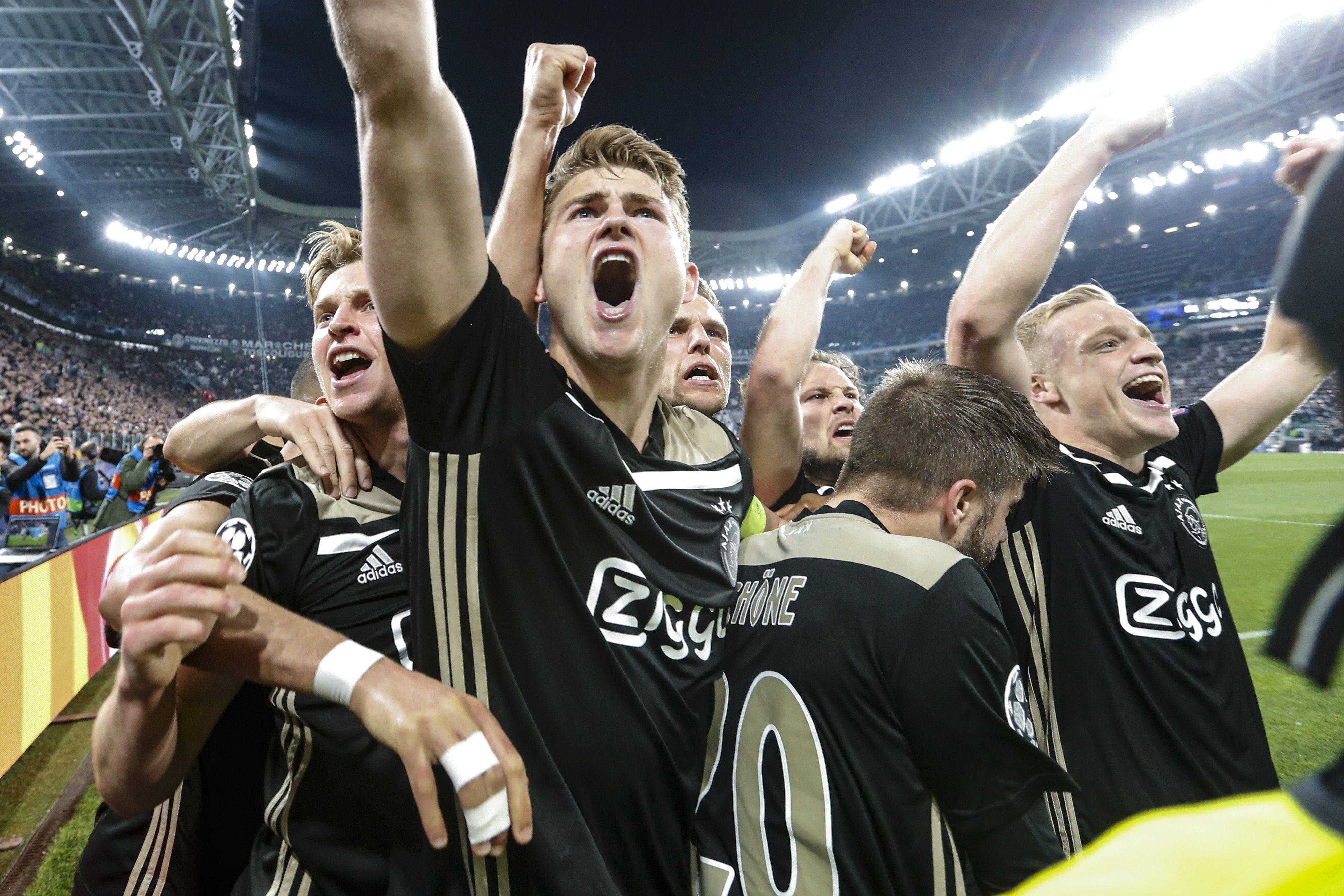 Champions League Ajax Amsterdam kegelt Juventus Turin