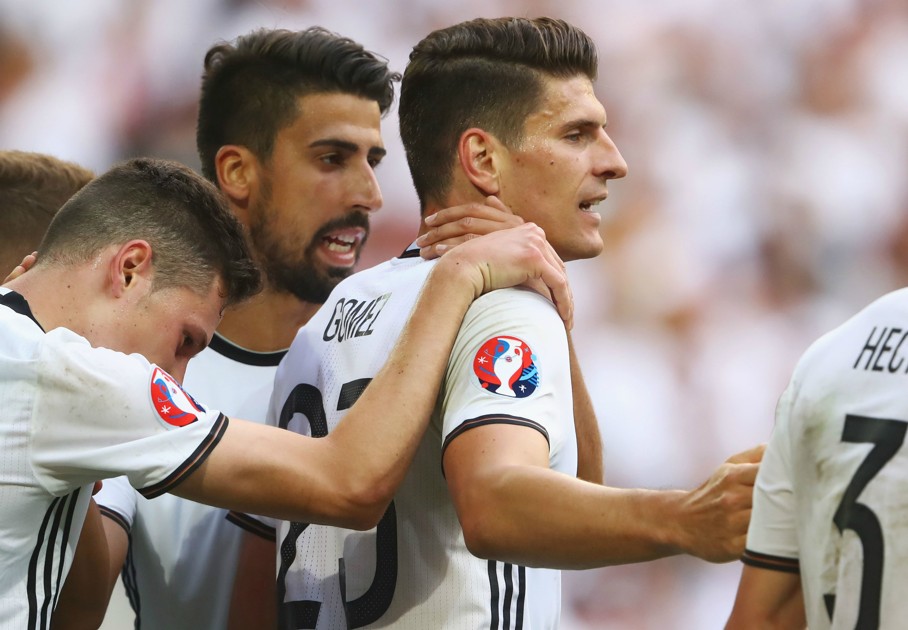 mario-gomez-germany-v-slovakia_1u0pcjq2jyou41d9vmd8wjswdf.jpg