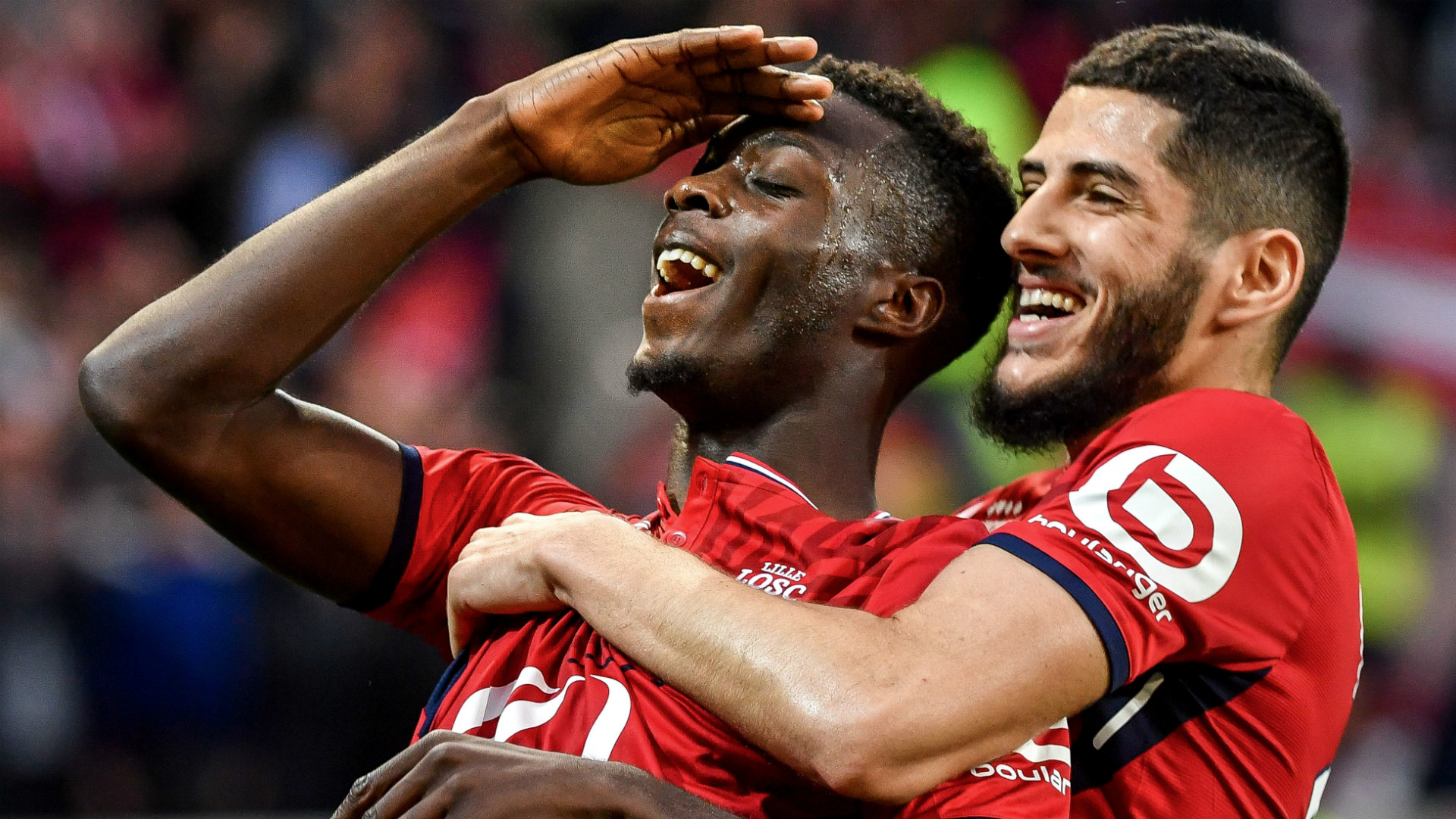 Nicolas Pepé celebra un gol con el Lille.