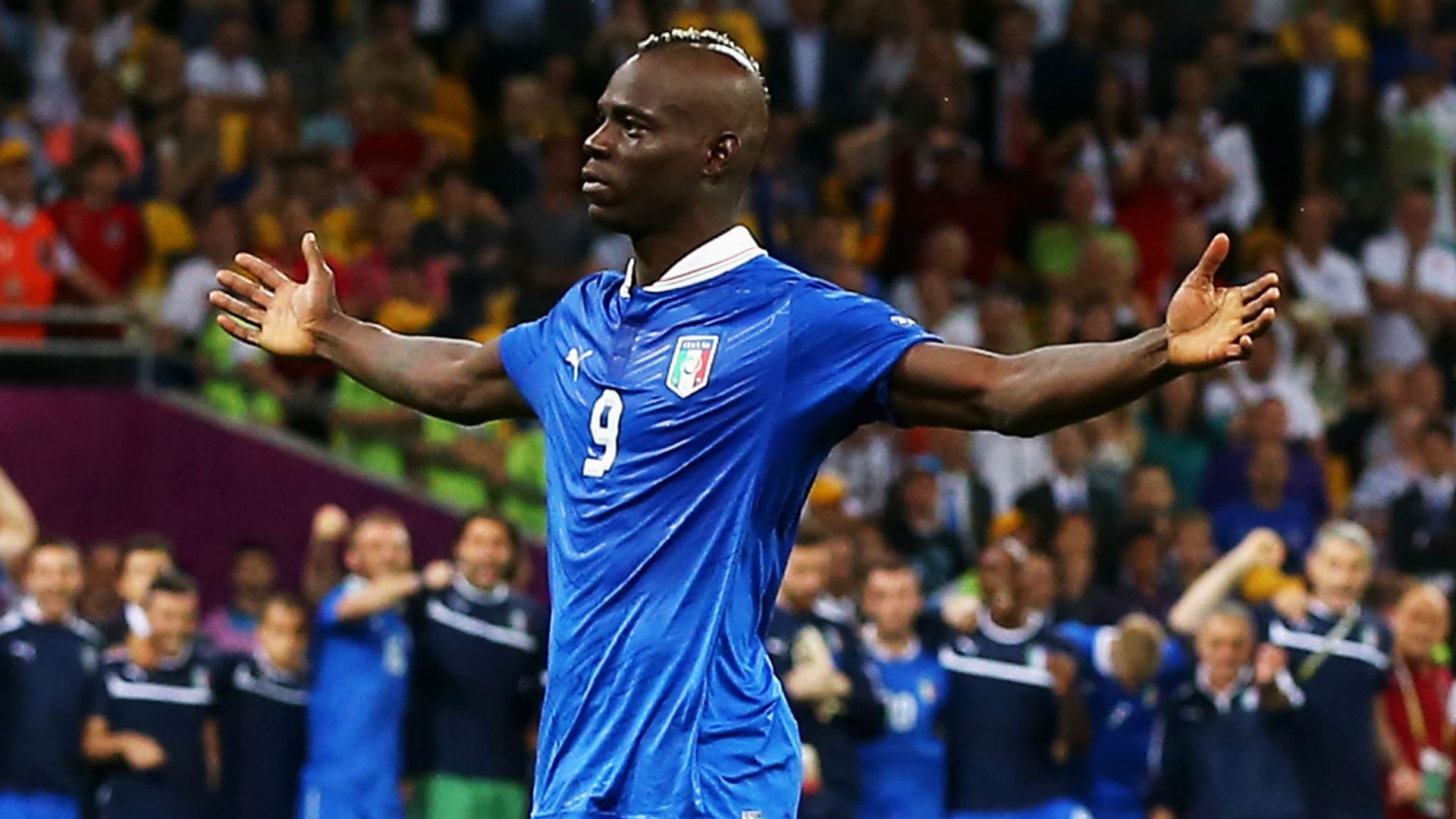 https://images.performgroup.com/di/library/GOAL/a9/a2/mario-balotelli-italy-euro-2012_11ksaouhqo3y416307nporja52.jpg?t=1349096405&quality=90&w=0&h=1260