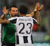 Dani Alves Gianluigi Buffon Juventus EMBED
