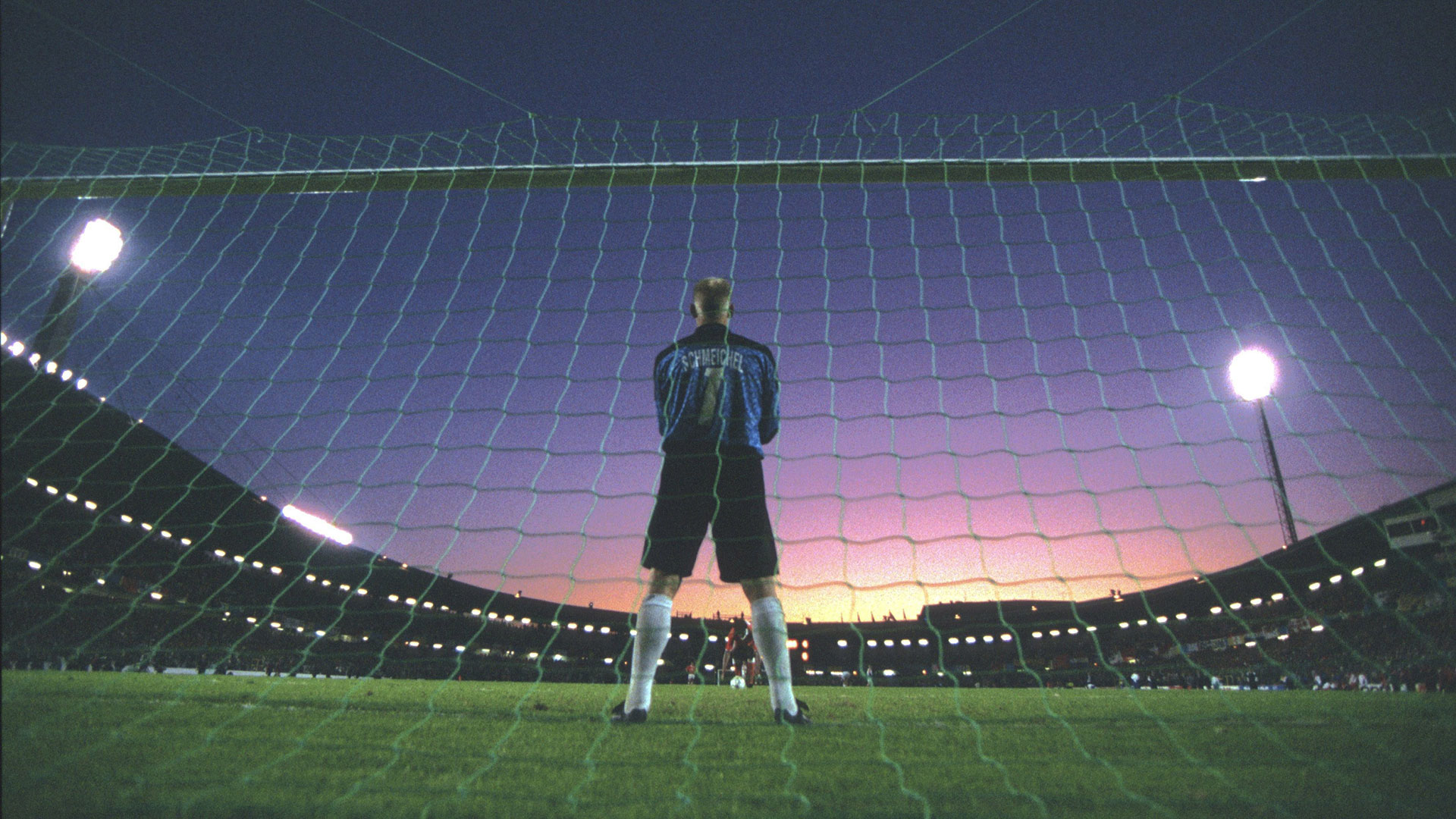 peter-schmeichel-denmark-netherlands-euro-1992_12v5b4kw634bl161kq5mwwln7x.jpg