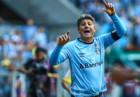 ► Renato 'pistola' com gramado da Arena