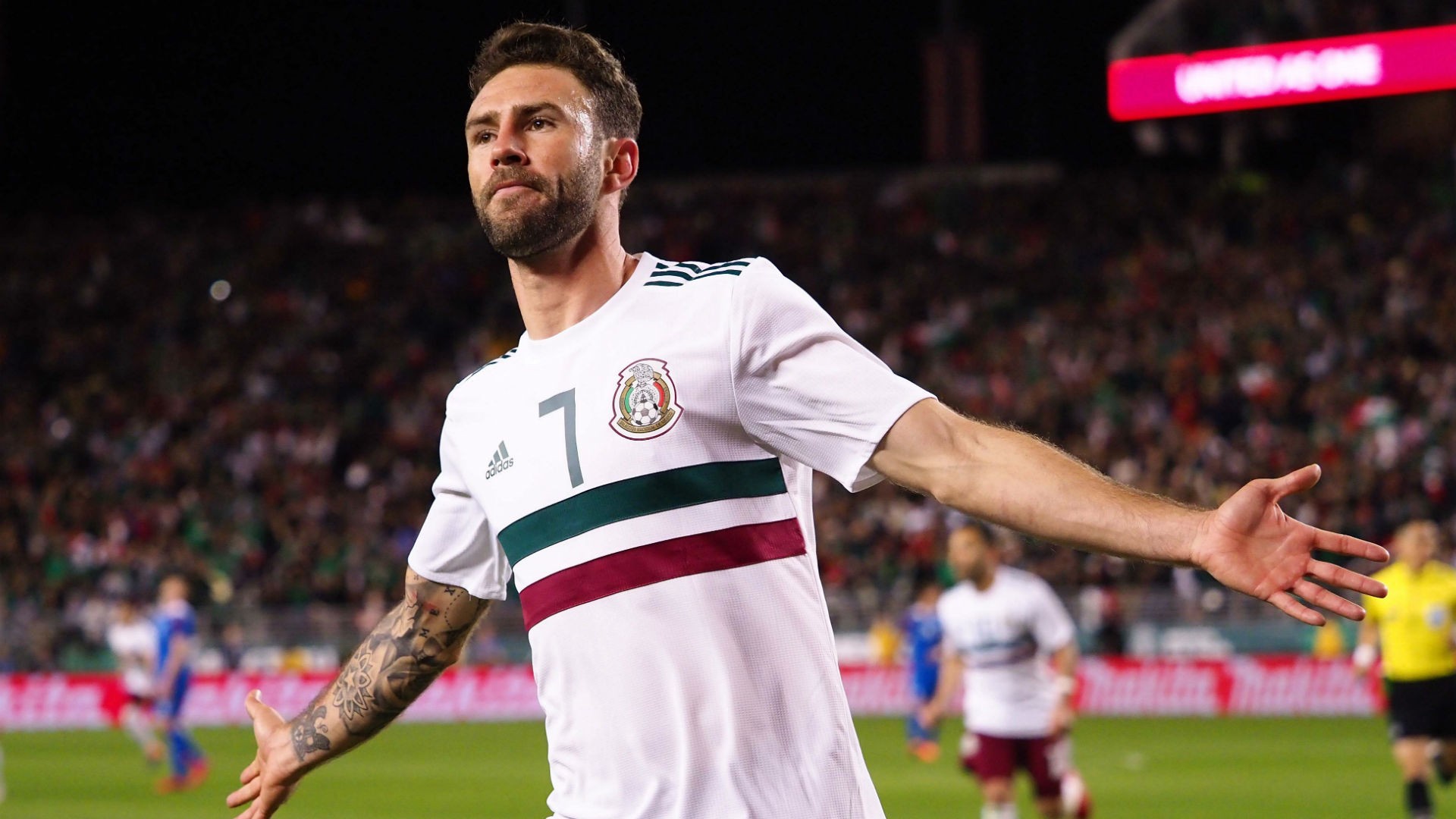 https://images.performgroup.com/di/library/GOAL/b5/49/miguel-layun-mexico-iceland_vgetym2ykquh1mmvacaakiwnz.jpg?t=1443933506&quality=90&w=0&h=1260